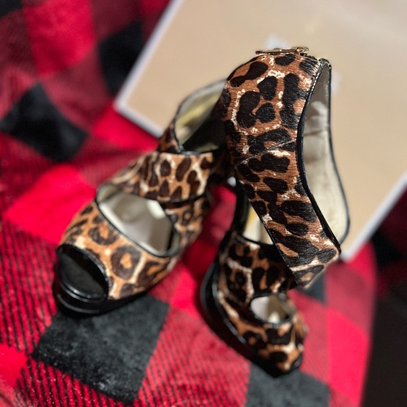 Michael Kors Elena Cross Strap Cheetah Heels!! - Picture 3 of 13